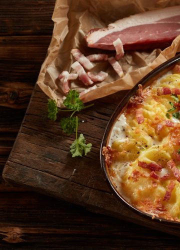 Delicious gratin with potato prepared in oval pan